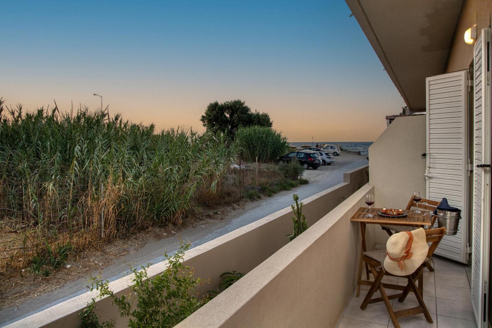 Myra Mare Suites By Estia Amoudara  Exterior photo